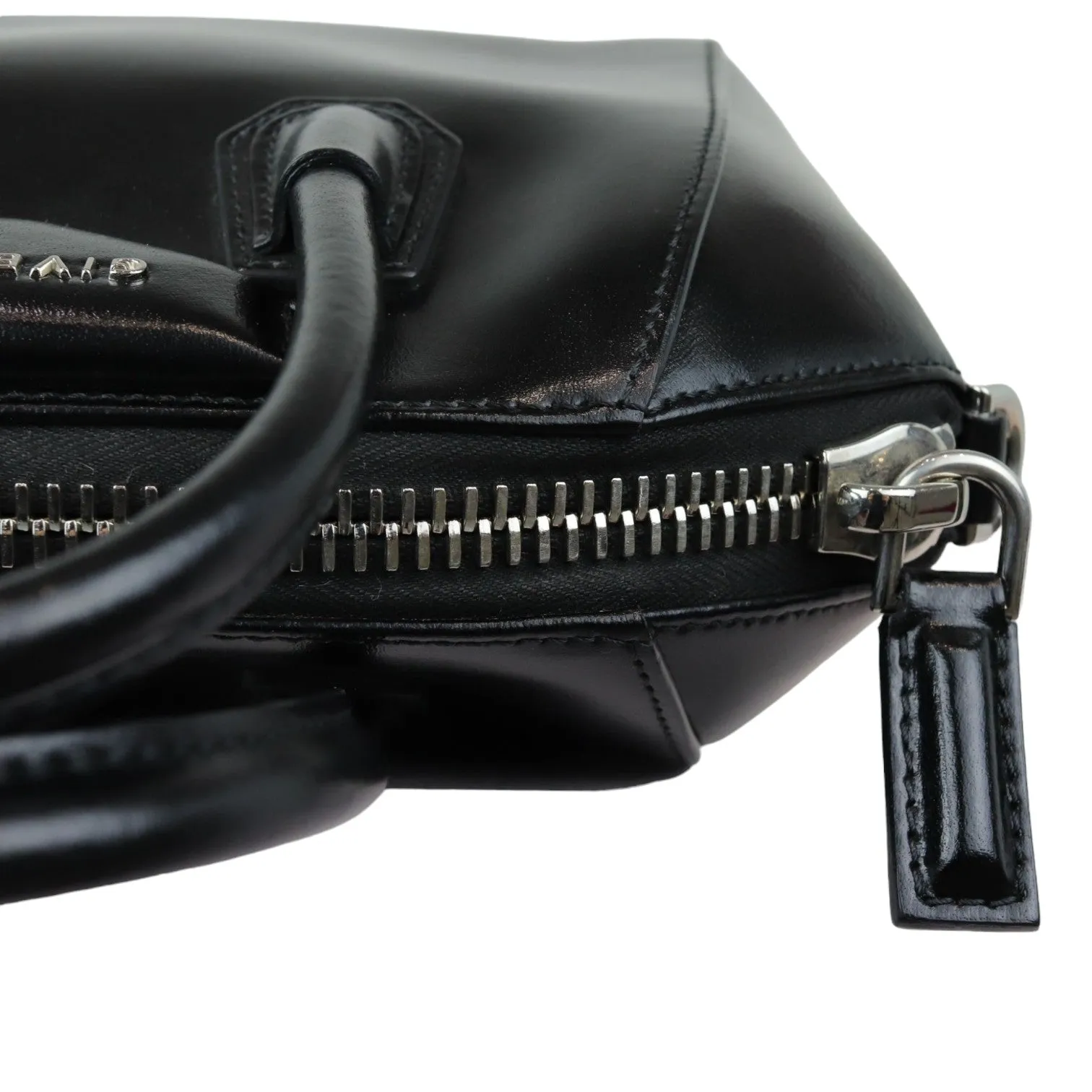 Antigona Mini Shiny Calfskin Black SHW